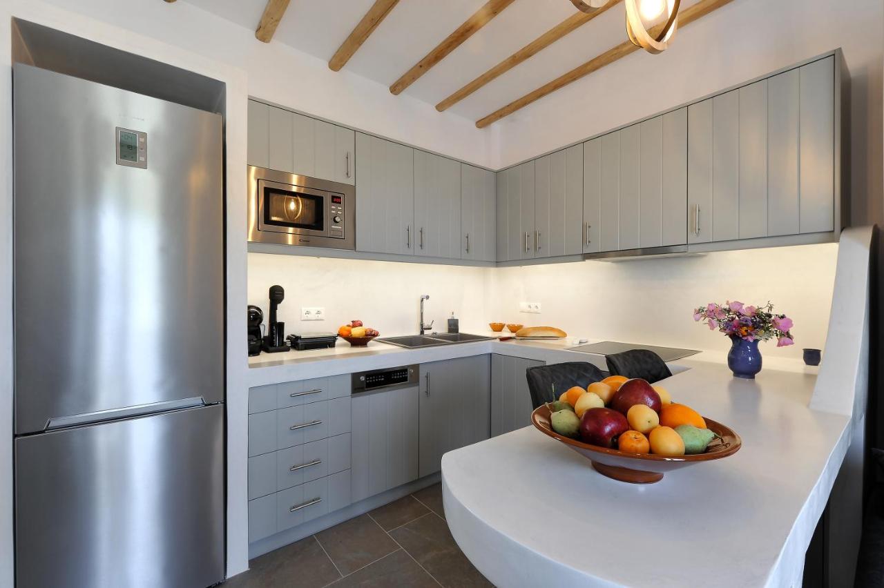 Droufakos' Home, Lux Seafront Apartment W. View Cherronisos  エクステリア 写真