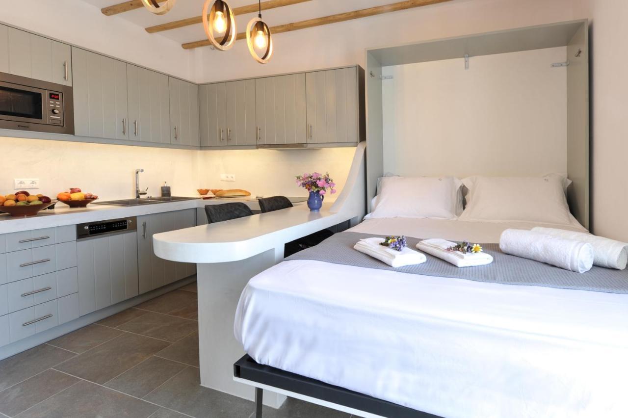 Droufakos' Home, Lux Seafront Apartment W. View Cherronisos  エクステリア 写真
